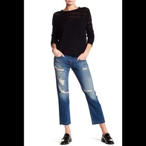 Like new Rag and Bone distressed boyfriend jeans!!